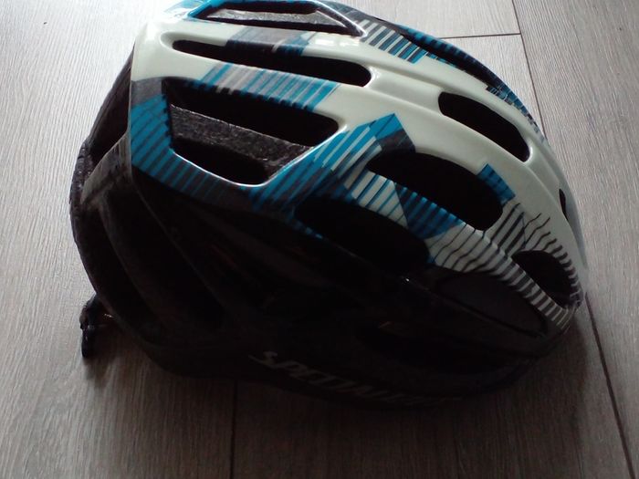 Cycling helmet