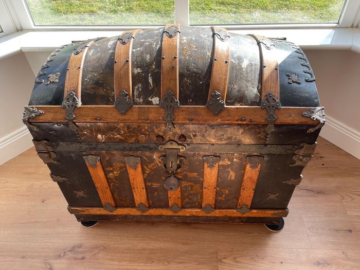 Vintage American Dome-Top Steamer Trunk / Storage Chest
