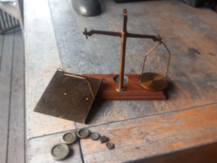Weighing scales from Enniskerry post office, D18 post 10e