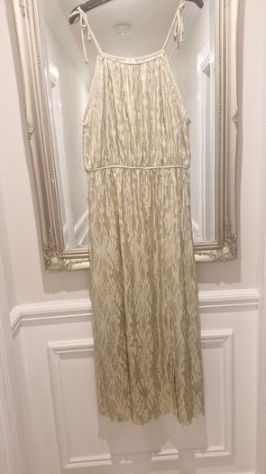 Absolutely stunning gold dress