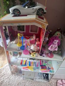 Rainbow High Doll House and Car bundle