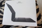 iPad M5 / M4 Magic Keyboard 13 inch (Read Description)