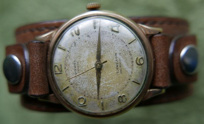Vintage 1923 Dowel Deluxe 9ct Solid Gold Gents Wrist Watch - 17 jewels Antimagnetic Swiss Made(engraved Esso 1923) in working order
