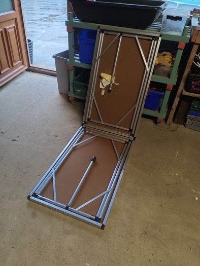 wallpapering table