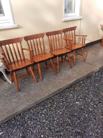 kitchen table and chairs