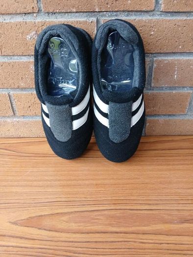 Gents comfort line slippers size 10.