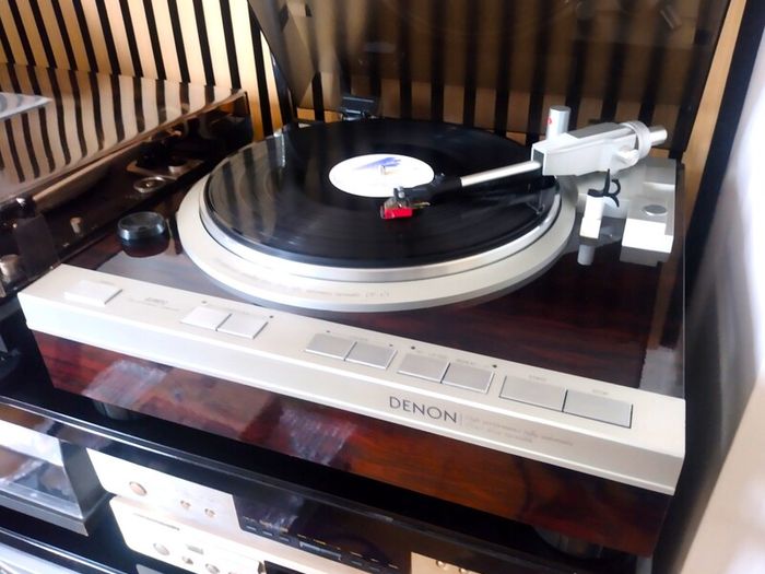 Hi End Denon DP-47F. Hi Performance Turntable from Golden Era! Original Japan, Rare to find! MC Cartridge. Excellent cond.