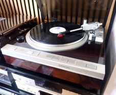 Hi End Denon DP-47F. Hi Performance Turntable from Golden Era! Original Japan, Rare to find! Excellent cond.