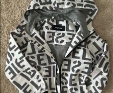 Kids clothes for 5-7 years.