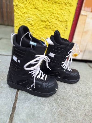 Snowboard Boots, Bindings & Accessories