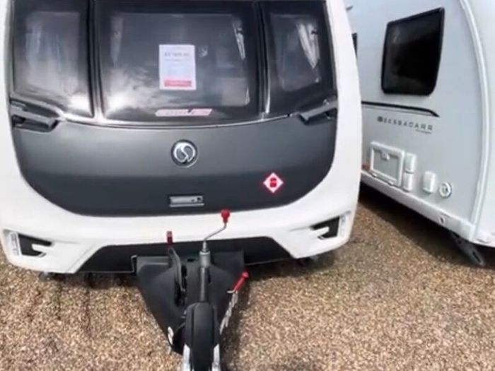 2016 caravan + Awning & Annex