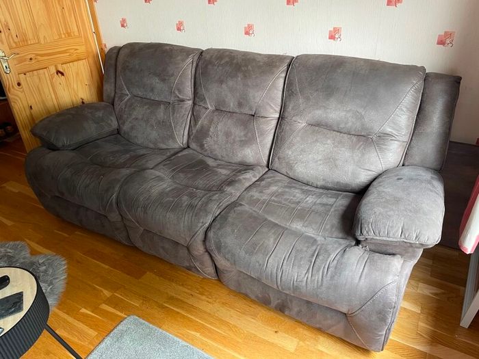 Three seater reclining sofa