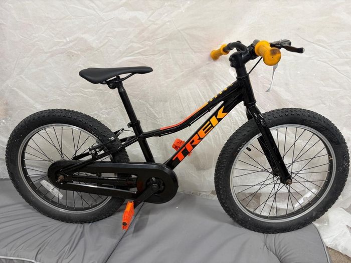 trek kids 20" pre cal