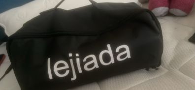 Projector Screen 200 x 190 cm with tripod and bag! Ideal for inside and outside usage