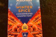 Astonish Winter Spice &amp; 2 Microfibre Cloths