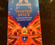 Astonish Winter Spice & 2 Microfibre Cloths
