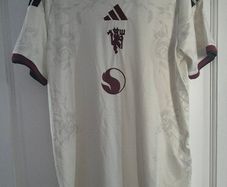 Man U Away Jersey 26/27