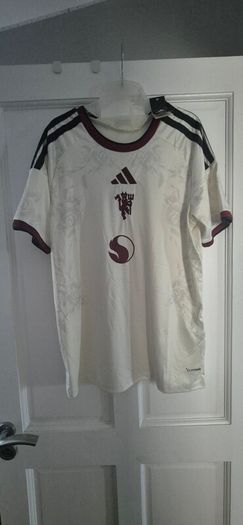 Man U Away Jersey 26/27