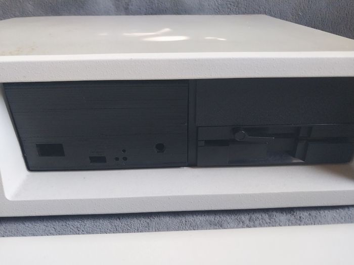 IBM 5150 with keyboard (please read ad)