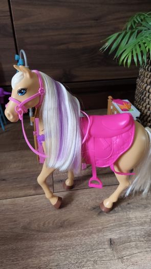 Barbie horse set