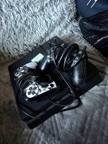 PS4 console, 2 remote controls, power supply, charger & Hdmi - ready to go perfect condition