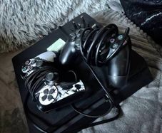 PS4 console, 2 remote controls, power supply, charger & Hdmi - ready to go perfect condition