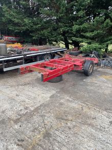 Trailer chassis and axle
