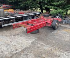 Trailer chassis and axle
