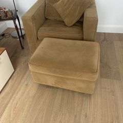 armchair & puff
