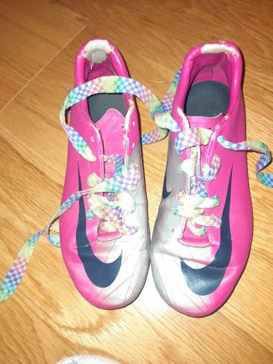 Football boots, size 4