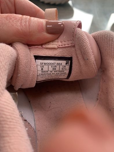 Girls / womens pink filas