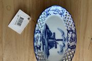 Porcelain trinket dish