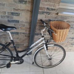 ladies bike( can deliver)