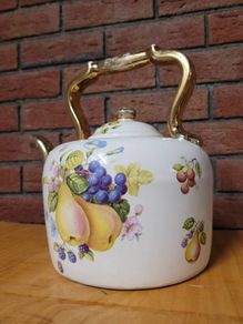 ceramic tea pot