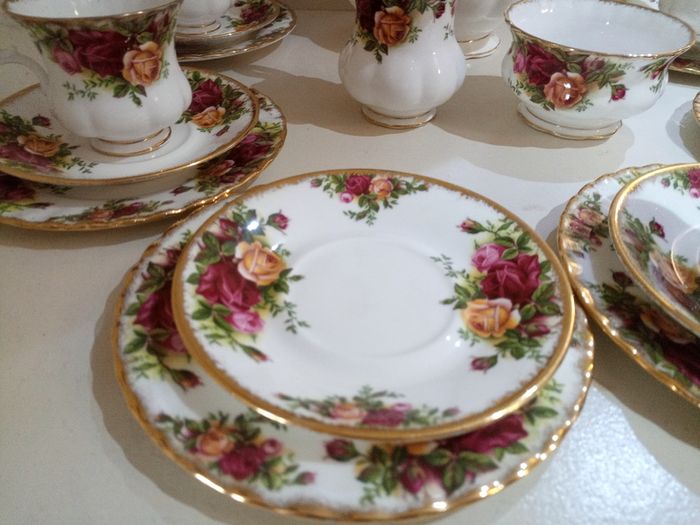 21 piece Coffee Set With Medium Coffee Pot Royal Albert Old Country Roses  For 6 Person Setting, Bone China