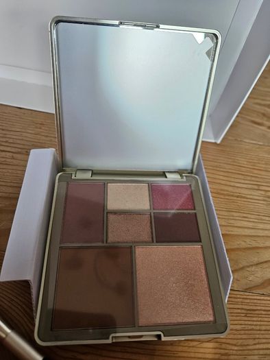 No7 A Touch of Glamour Face & Eye Palette
