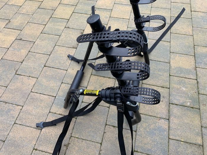 Saris 3 bike carrier for saloon car