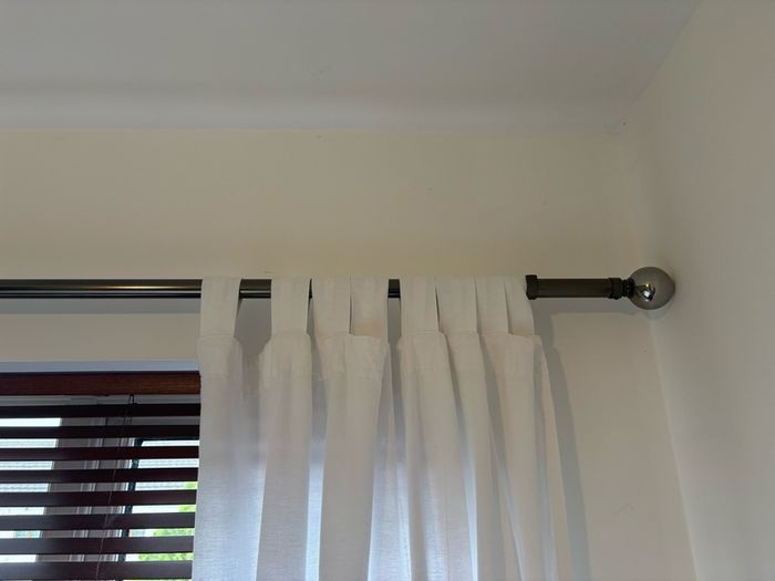 Curtain pole