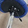Adjustable height rolling salon stool Image 6