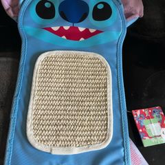 Cat scratch mat