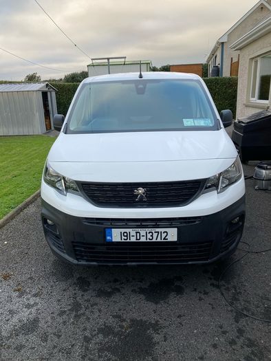 peugeot partner van