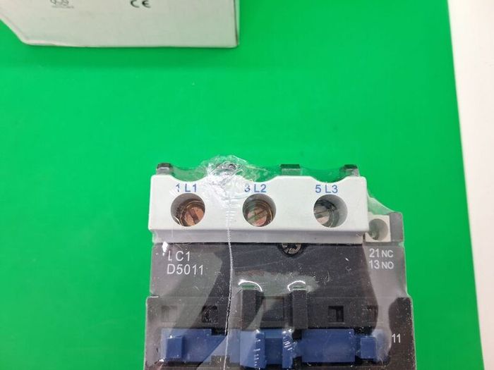 Postage - 4 Available - LC1 D5011 80A 600V 3P Telemecanique Contactor