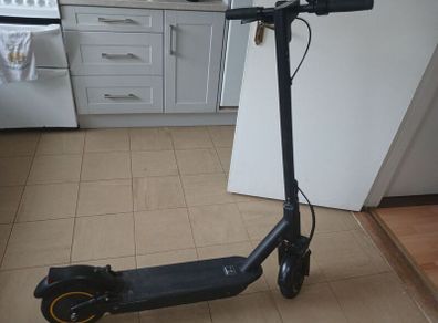 E Scooter (Aovo Pro)