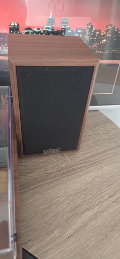 Lenco LS 100 Bluetooth Record Player With Speakers