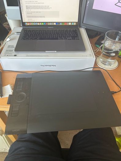Wacom Intuos 4 - Professional Pen Tablet