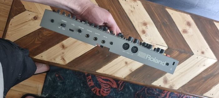 Roland-JX08