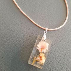 Dried flower pendant