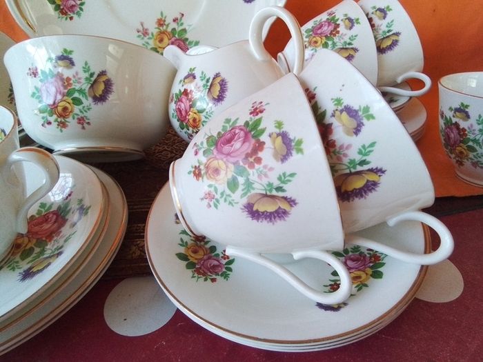 Twenty One Piece China Teaset