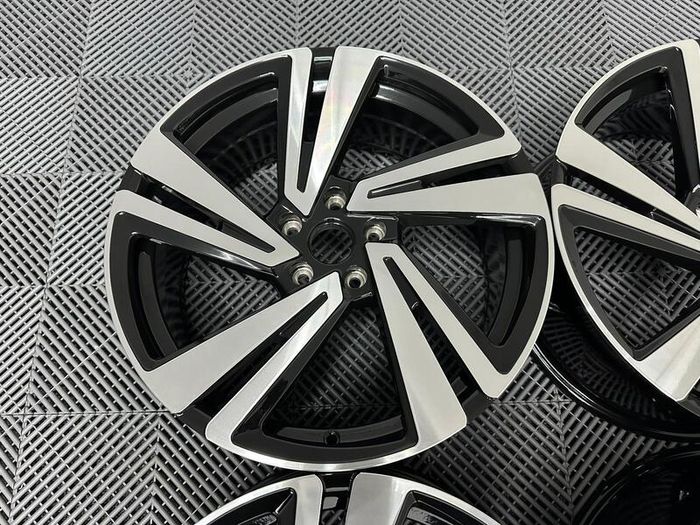 19" Inch Vw Nevada Style Wheels Golf MK6 MK7 MK8 Audi A3 Q3 Caddy Passat Skoda Octavia 5x112