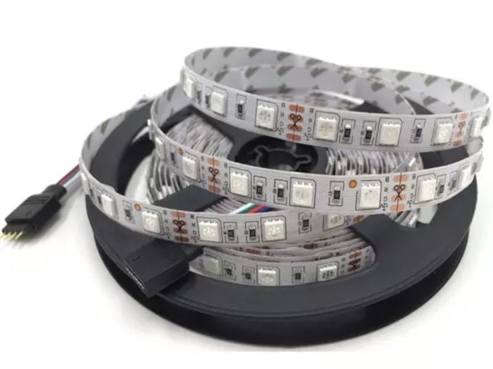 300 LEDs SMD 5050 Multiple colours strip light set with UK power plug